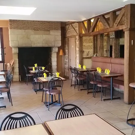 Des Colonnes מלון 2*