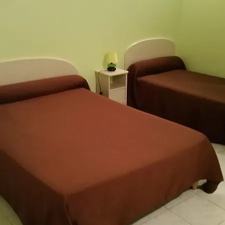 מלון Des Colonnes 2*